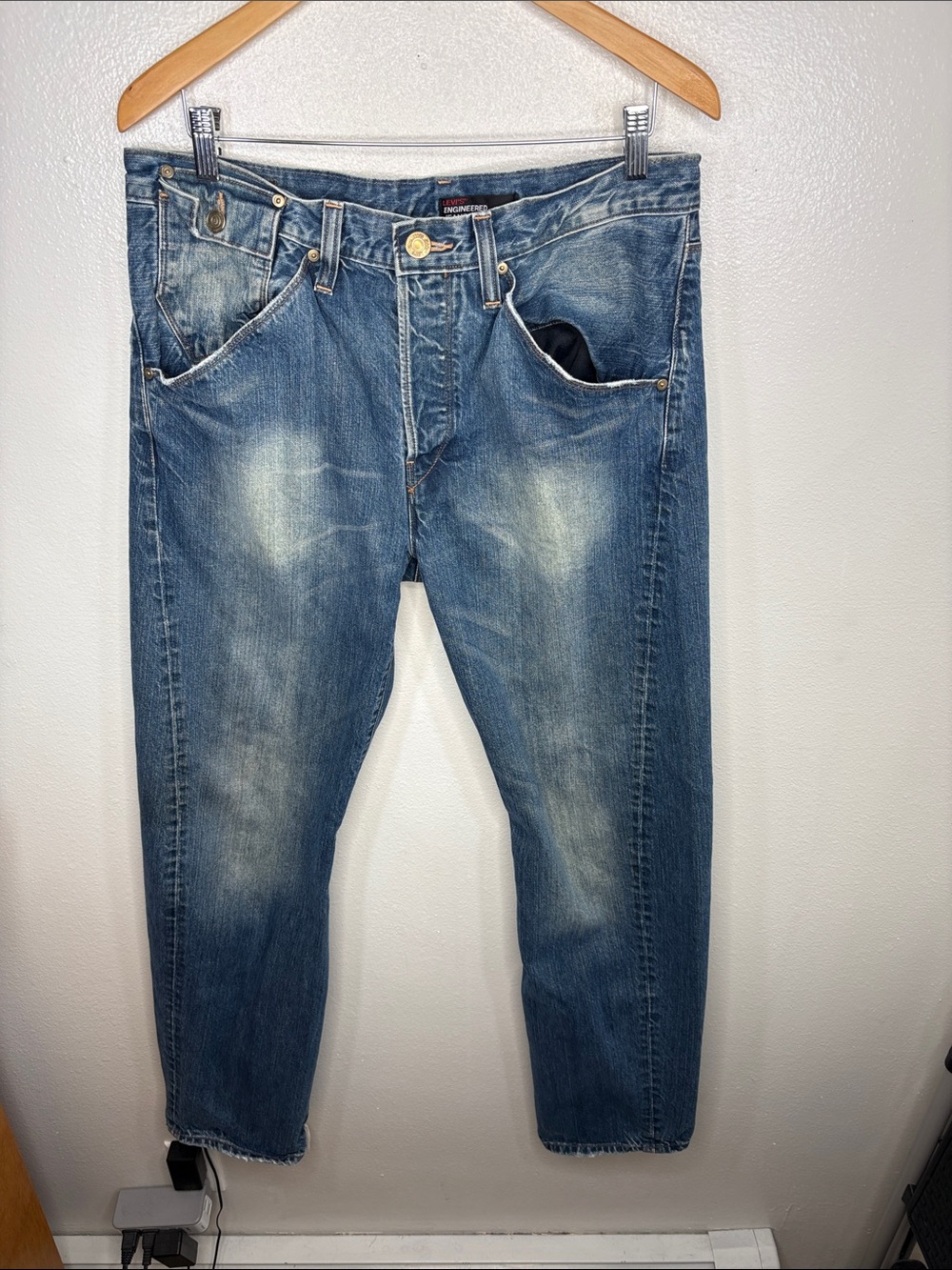 Levi's Engineered Twisted Straight Button Fly Jeans Men Size 33 BLEMISH